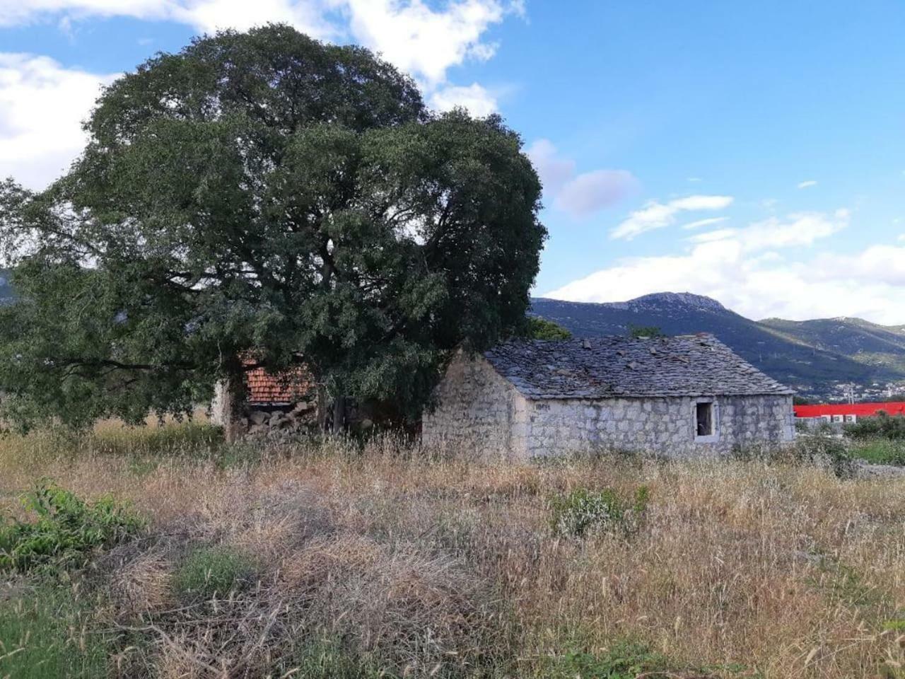 The Globetrotter'S Residence Kastel Novi Bagian luar foto