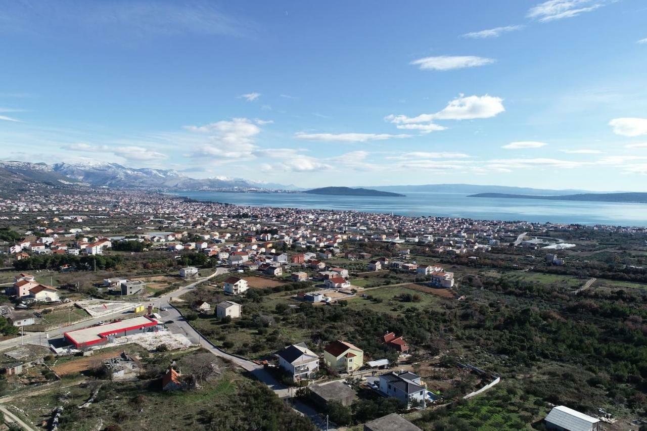 The Globetrotter'S Residence Kastel Novi Bagian luar foto