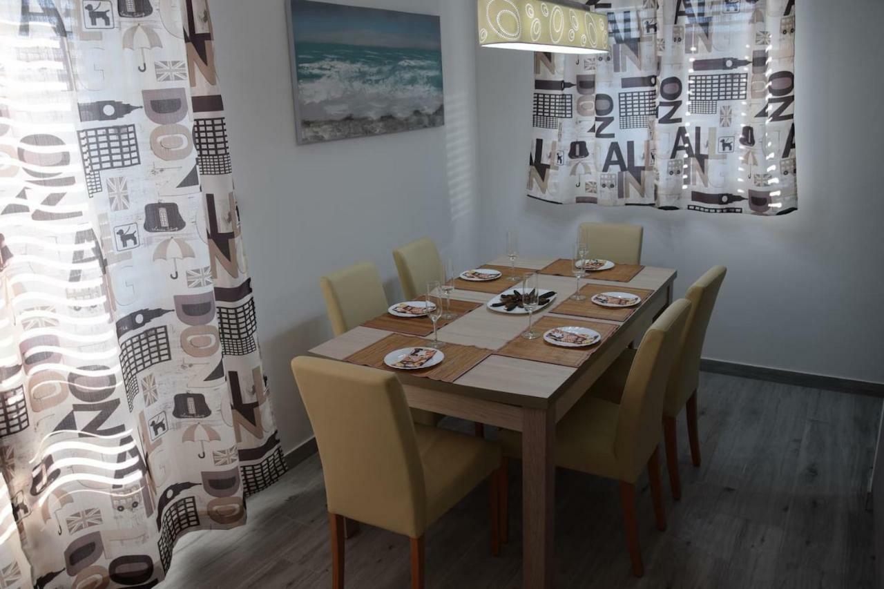 The Globetrotter'S Residence Kastel Novi Bagian luar foto