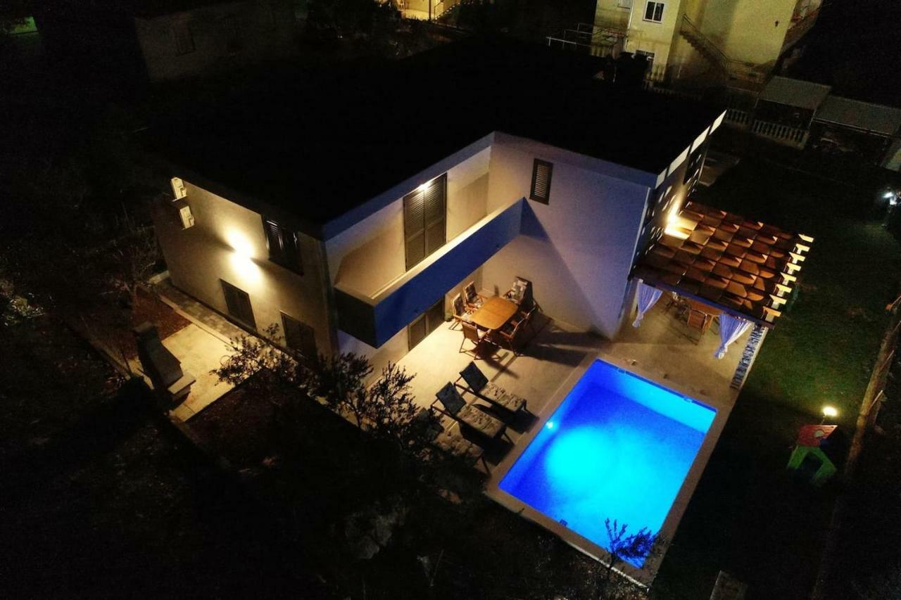 The Globetrotter'S Residence Kastel Novi Bagian luar foto
